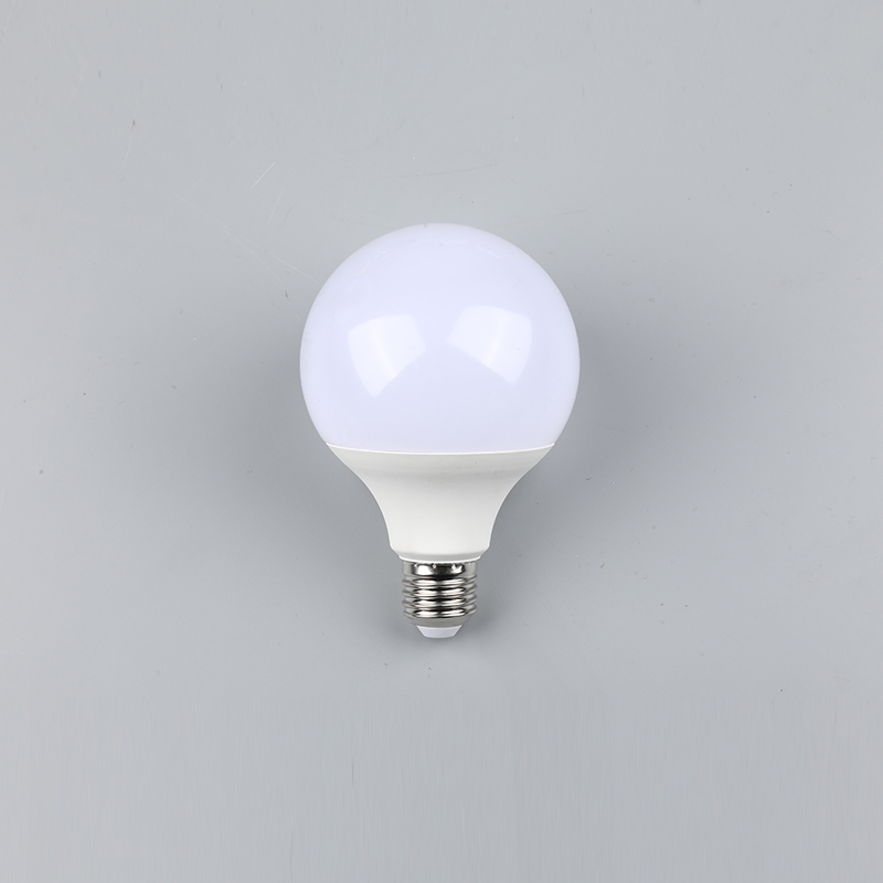 LED žárovka G95